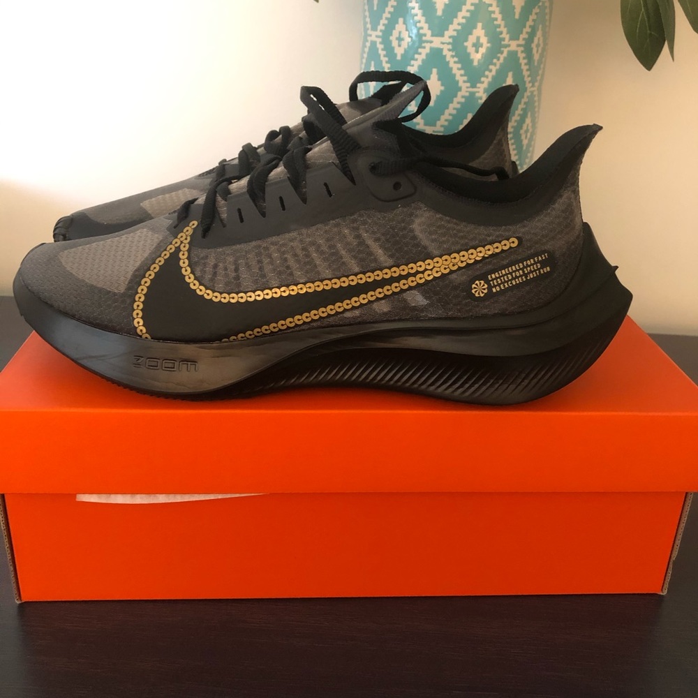 Brand new NBW Women’s Nike Zoom Gravity size 10